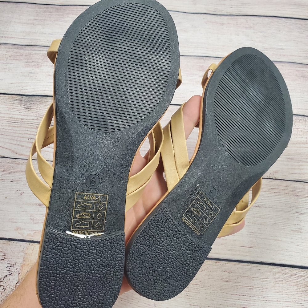 NWT Tan cross sandals size 6 - Picture 2 of 2